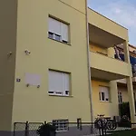Apartman Adriana *