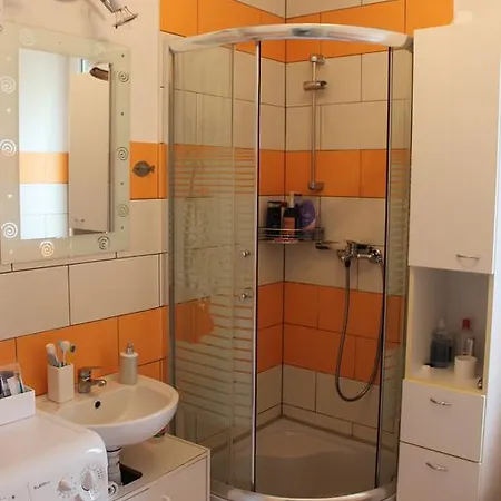 Adriana Apartman *
