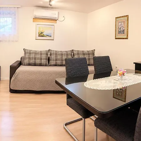 Apartamento Adriana *
