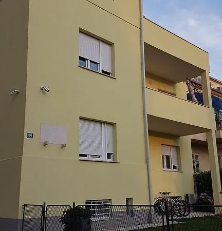 Apartment Adriana *